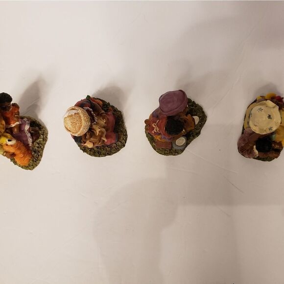 African American Moms w/Thier Children Figurines - Picture 6 of 10